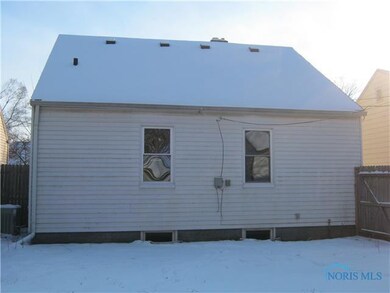 2106 Mansfield Rd, Toledo, OH 43613 - photo 2