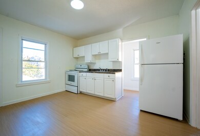 107 Columbia St unit 2, New Britain, CT 06052 - photo 2