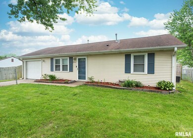 7407 N Oak St, Davenport, IA 52806 - photo 2