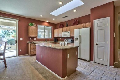 Beautiful Large Island & Rich Wall Tones