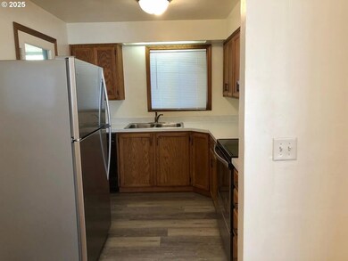 3215 Pheasant Blvd, Springfield, OR 97477 - photo 5