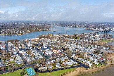 8 Lathrop St, Salem, MA 01970 - photo 3