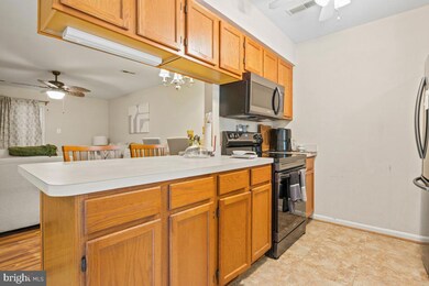 9260 Cherry Ln unit 37, Laurel, MD 20708 - photo 5