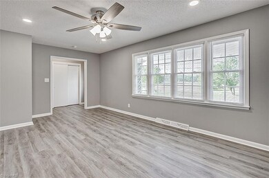 512 W Balfour Ave, Asheboro, NC 27203 - photo 3