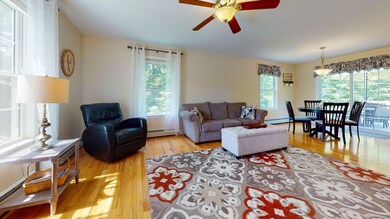 12-web-or-mls-26-Eagles-Nest-Rd-Gray-Liv