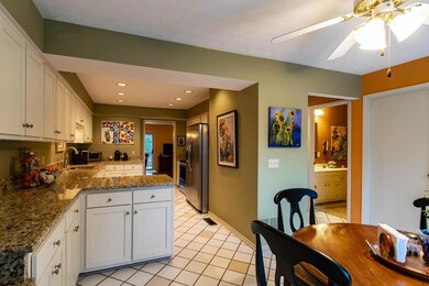 kitchen and eat in