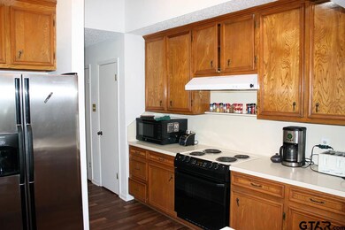 3910 3910 Lexington Dr, Tyler, TX 75701 - photo 5