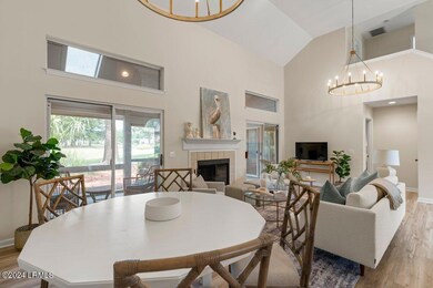 Dining Area (3)