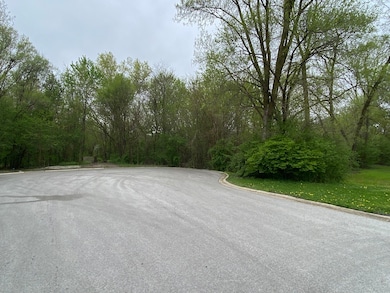 8606 S 84th Ave, Oak Lawn, IL 60457 - photo 3