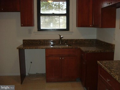 5209 Wheeler Rd, Oxon Hill, MD 20745 - photo 2