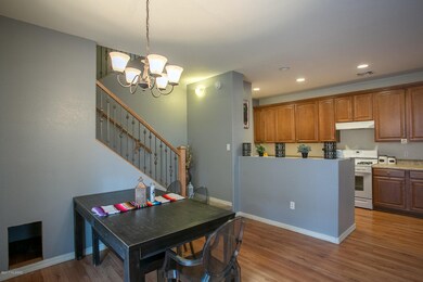 KITCHEN/DINING AREA