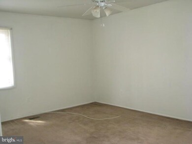 4200 Pinefield Ct, Fairfax, VA 22033 - photo 5