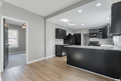 514 N Kickapoo St, Lincoln, IL 62656 - photo 6