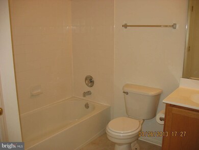 2406 Chestnut Terrace Ct unit 302, Odenton, MD 21113 - photo 3