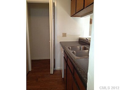 Laundry - Laundry room in Kitchen