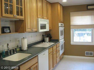 9804 Copeland Dr, Manassas, VA 20109 - photo 5