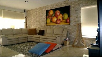 10754 NW 70th St, Doral, FL 33178 - photo 4