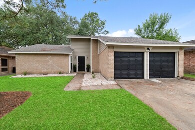 16414 Forest Bend Ave, Friendswood, TX 77546 - photo 2