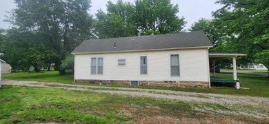 423 S Minnesota Ave, Columbus, KS 66725 - photo 2