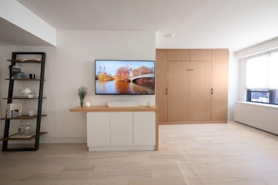 Trafalgar House Condominiums unit 10F, New York, NY 10128 - photo 5