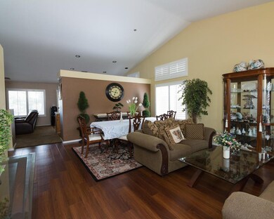38560 Juniper Tree-21