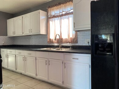 4607 N 47th Dr, Phoenix, AZ 85031 - photo 2