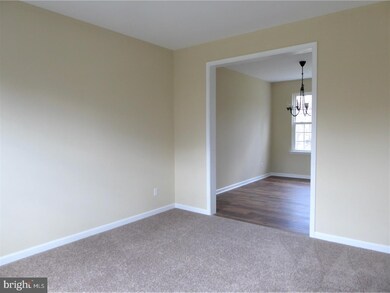 1602 Applegate Ln, Pottstown, PA 19464 - photo 7