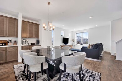 1037 Wren Rd, Des Plaines, IL 60018 - photo 5