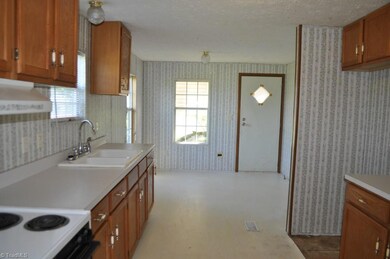 757 Cool Spring Rd, Statesville, NC 28625 - photo 5