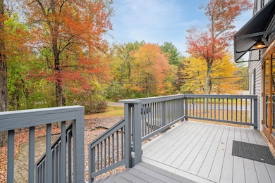 95 Mammoth Rd, Londonderry, NH 03053 - photo 3