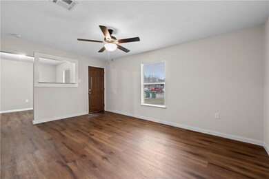 120 Brewster St, Robinson, TX 76706 - photo 4