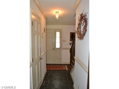 Foyer - Foyer with slat floor