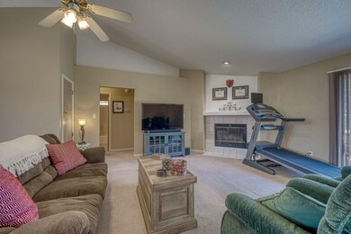 02.00_LivingRoom_DCS_4657__MIN-HDR__1-Ed