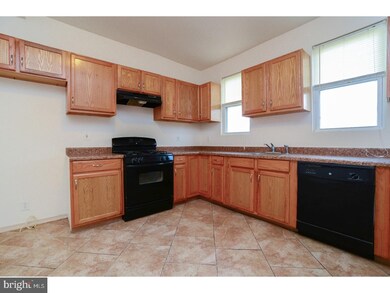 553 N 28th St, Camden, NJ 08105 - photo 6