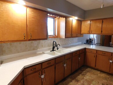 206 Oak, Creston, NE 68631 - photo 6