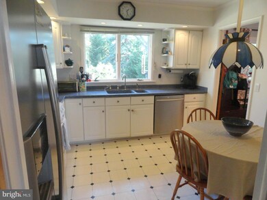 4719 Ruby Ave, Halethorpe, MD 21227 - photo 7