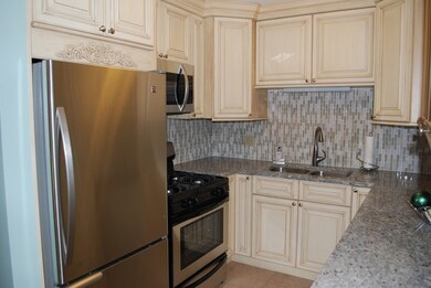 122 N Dorchester Ave, Wheaton, IL 60187 - photo 2