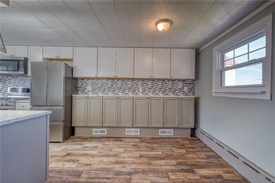 426 Emerson St, Vandergrift, PA 15690 - photo 6