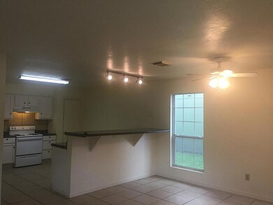 3320 Avenue O unit B, Rosenberg, TX 77471 - photo 6