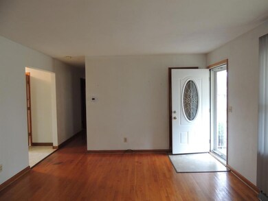 103 S Coventry Dr, Anderson, IN 46012 - photo 3