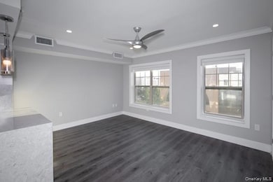 100 Glen St unit N2411, Glen Cove, NY 11542 - photo 3