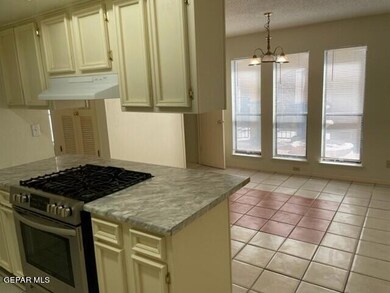 10600 Springwood Dr unit C, El Paso, TX 79935 - photo 6