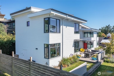 430 Prune Aly unit B, Eastsound, WA 98245 - photo 3