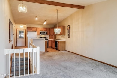 009-Dining_Area-1511900-mls.jpg
