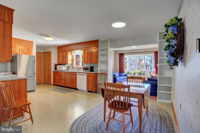 2943 Jefferson Dr, Chambersburg, PA 17201 - photo 7