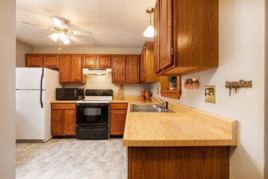 10 Notchview Ln unit 19, Lincoln, NH 03251 - photo 6