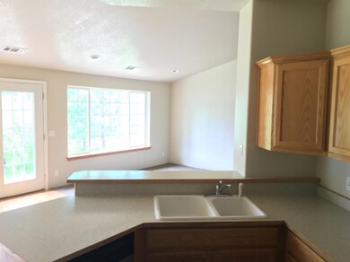 462 S Junction Ave, Cave Junction, OR 97523 - photo 5