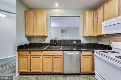 2608 Chapel Lake Dr unit 311, Gambrills, MD 21054 - photo 7
