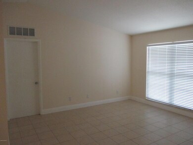 515601_living rm2