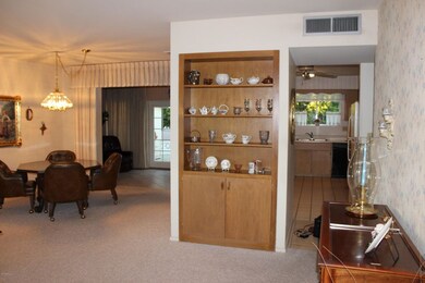 snead front to dining kitchen